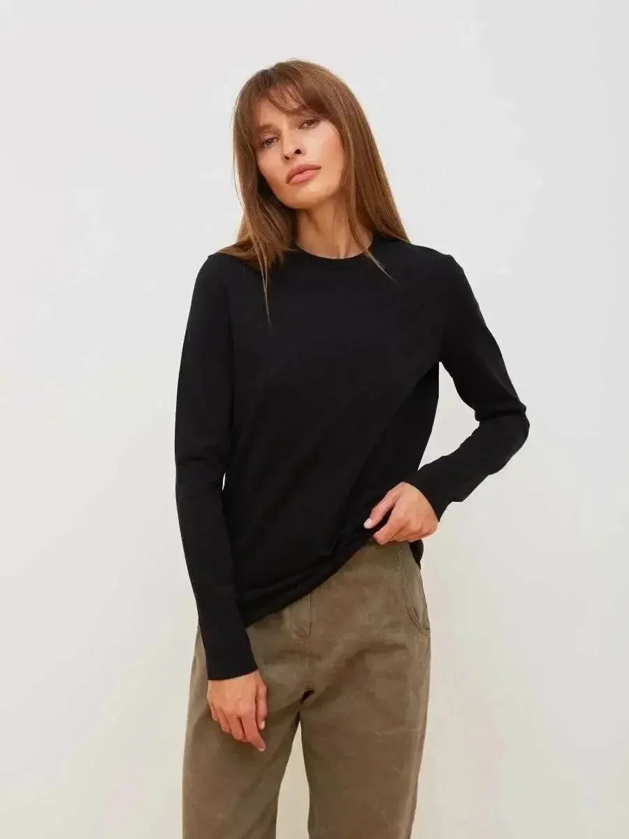 100% Cotton Long-Sleeve T-Shirt – Soft, Durable, and Comfortable.