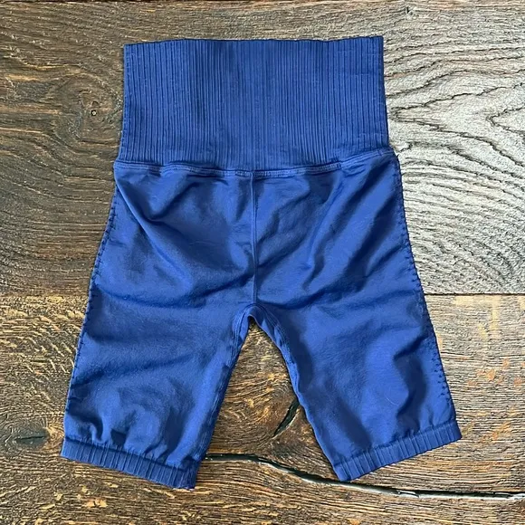 2 Pc FP Movement Set Happiness Runs Crop &amp; Good Karma Bike Shorts