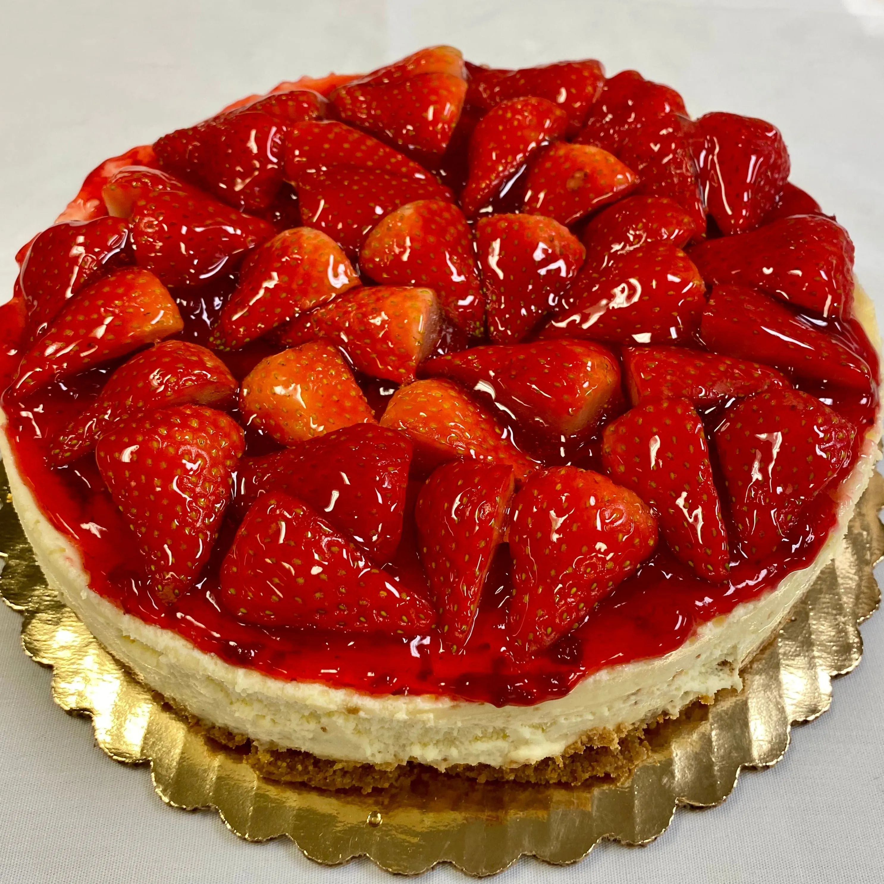 8" Fresh Strawbery Cheesecake