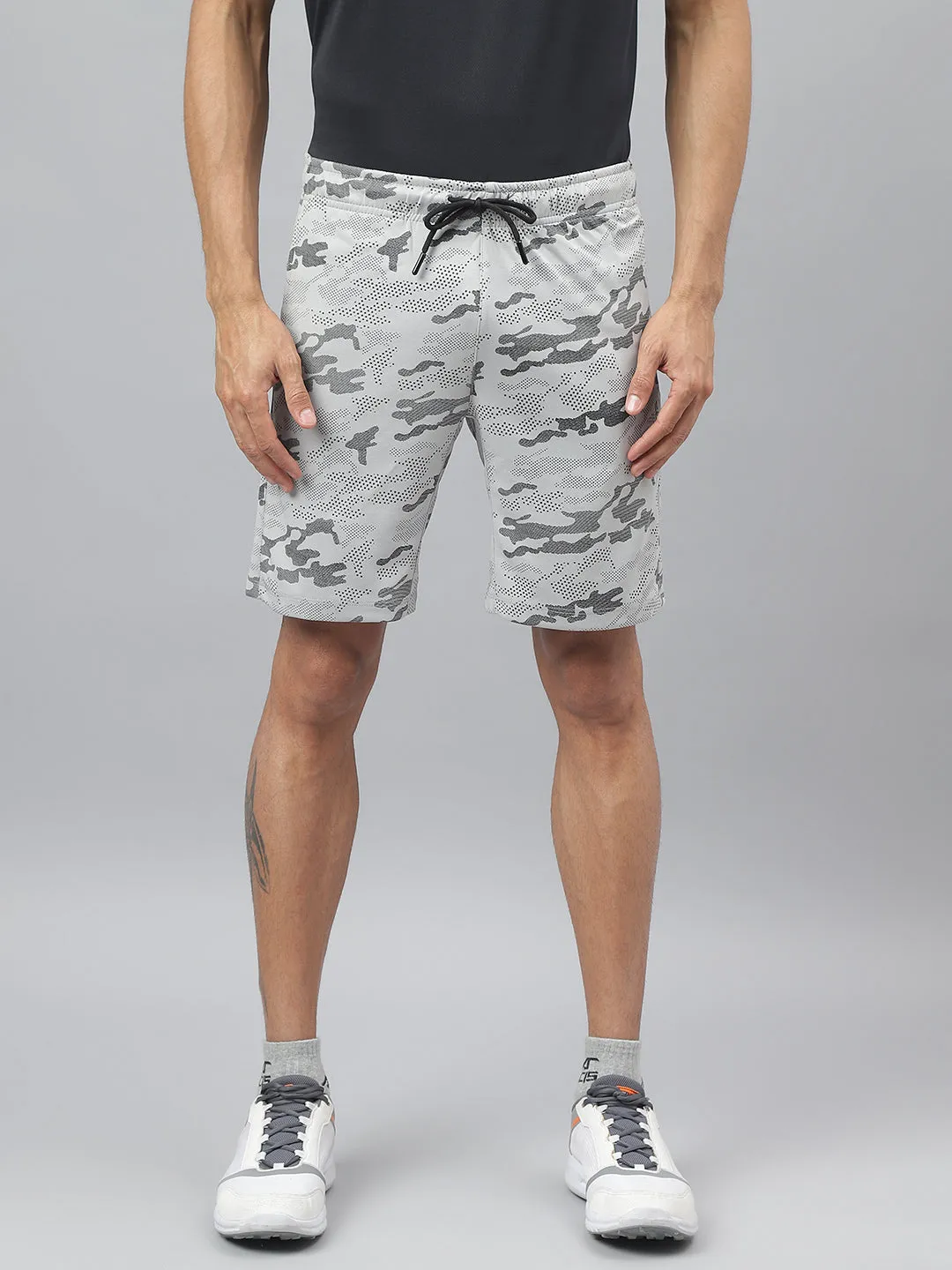 Alcis Men Light Grey Anti-Static Graphic Print Slim-Fit Training Shorts