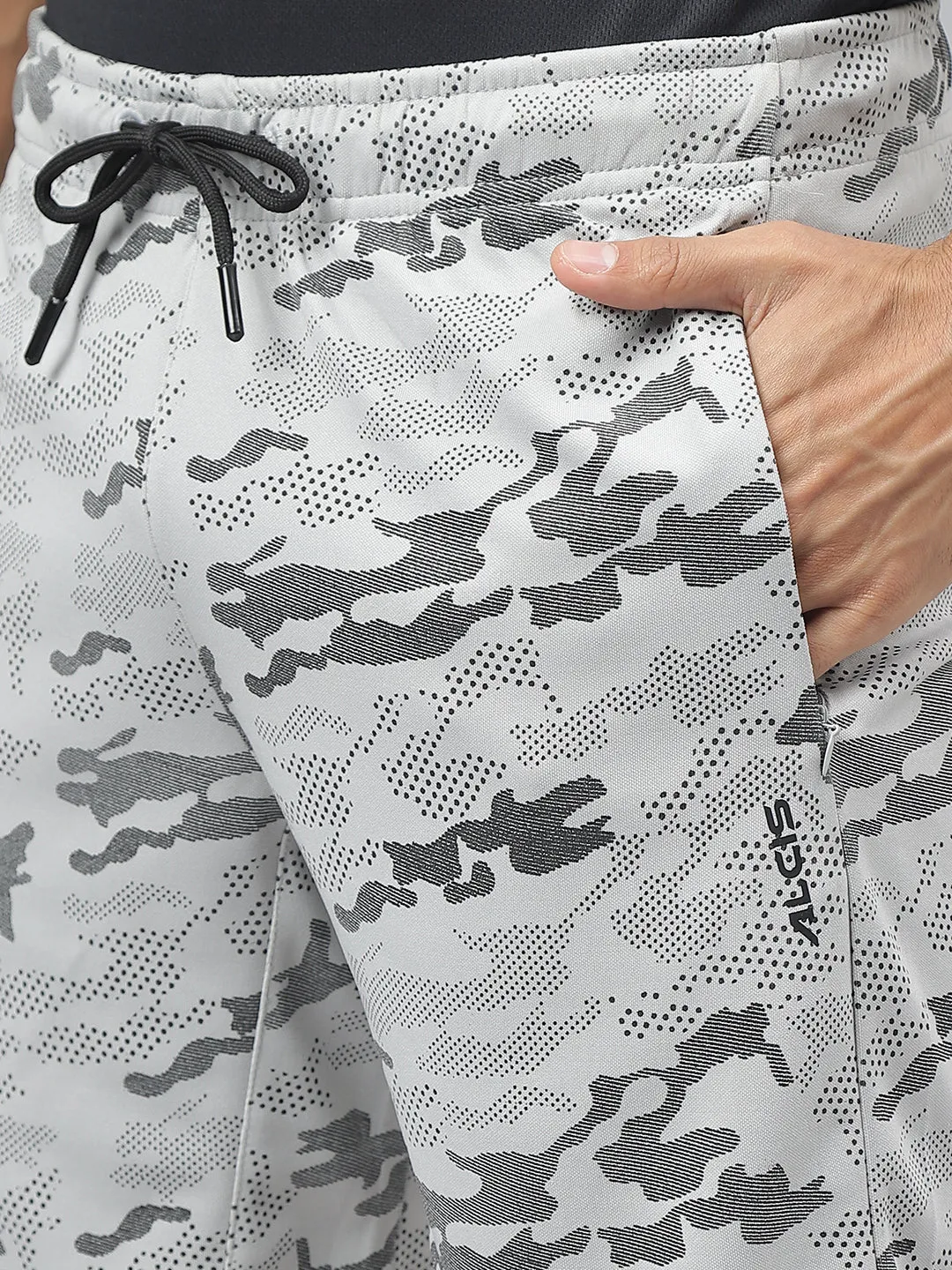 Alcis Men Light Grey Anti-Static Graphic Print Slim-Fit Training Shorts