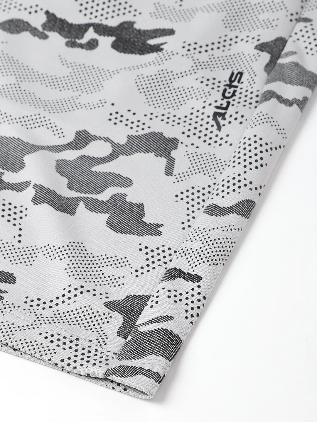 Alcis Men Light Grey Anti-Static Graphic Print Slim-Fit Training Shorts