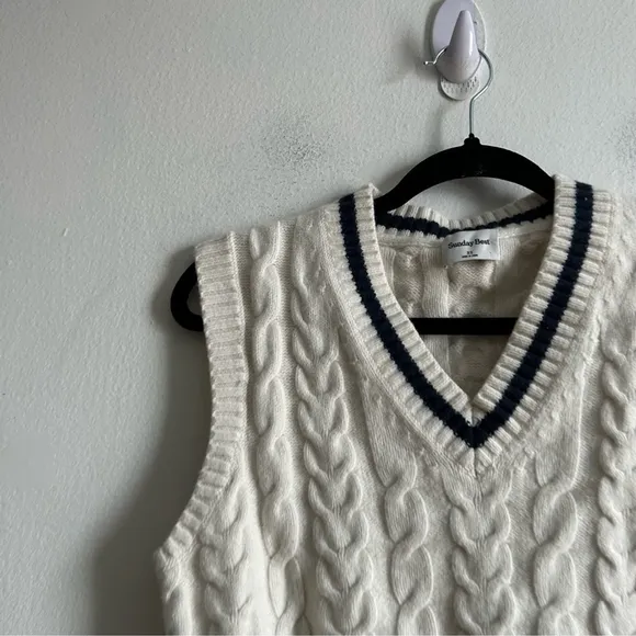 Aritzia Sunday Best Sz XS Winston Off White Knit Merino Cropped Sweater Vest