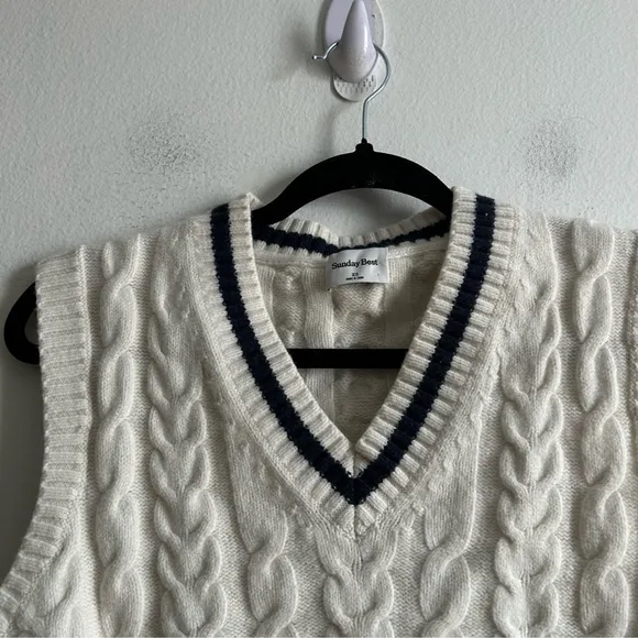 Aritzia Sunday Best Sz XS Winston Off White Knit Merino Cropped Sweater Vest