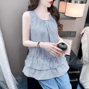 Chic Relaxed-Fit T-Shirt Featuring a Flattering Ruffle Hem