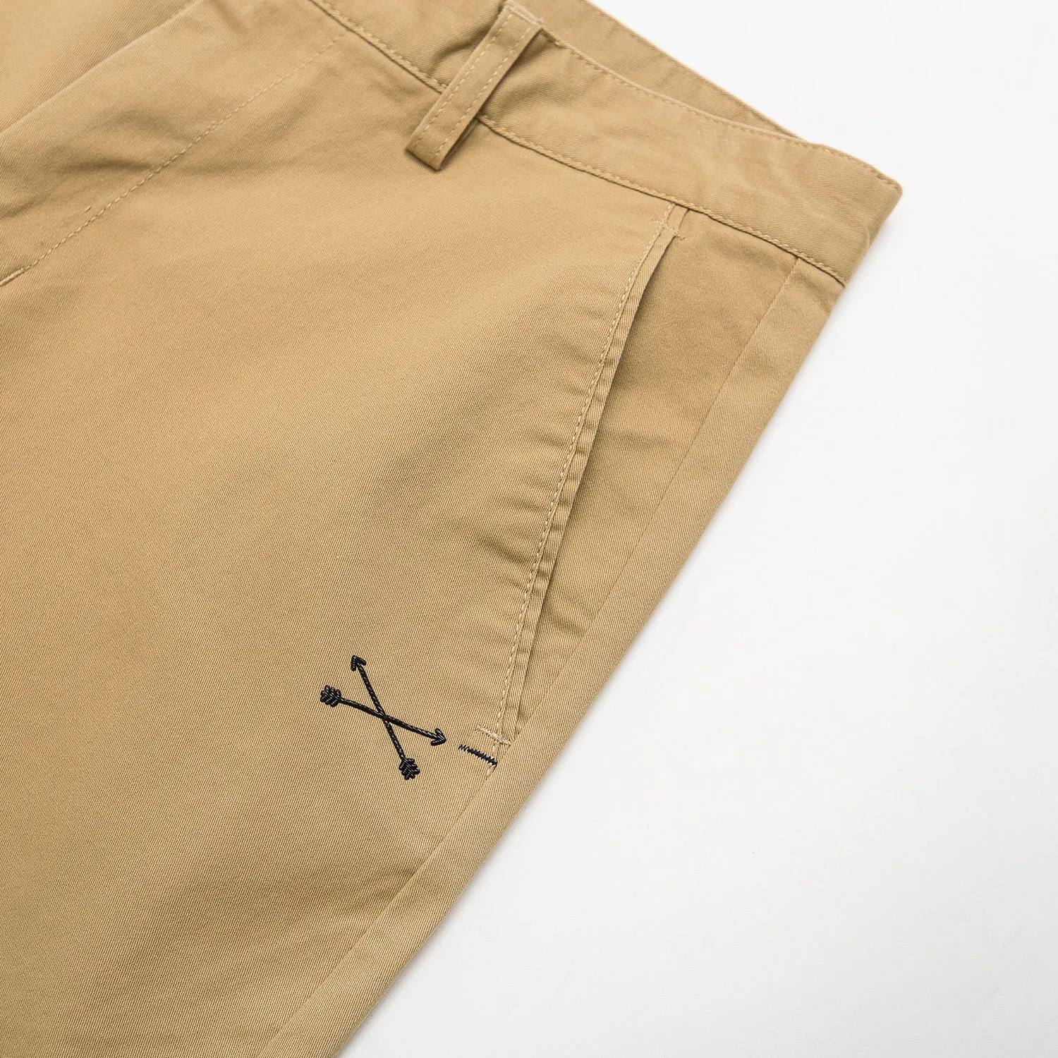 Explorer Embroidery Shorts - White
