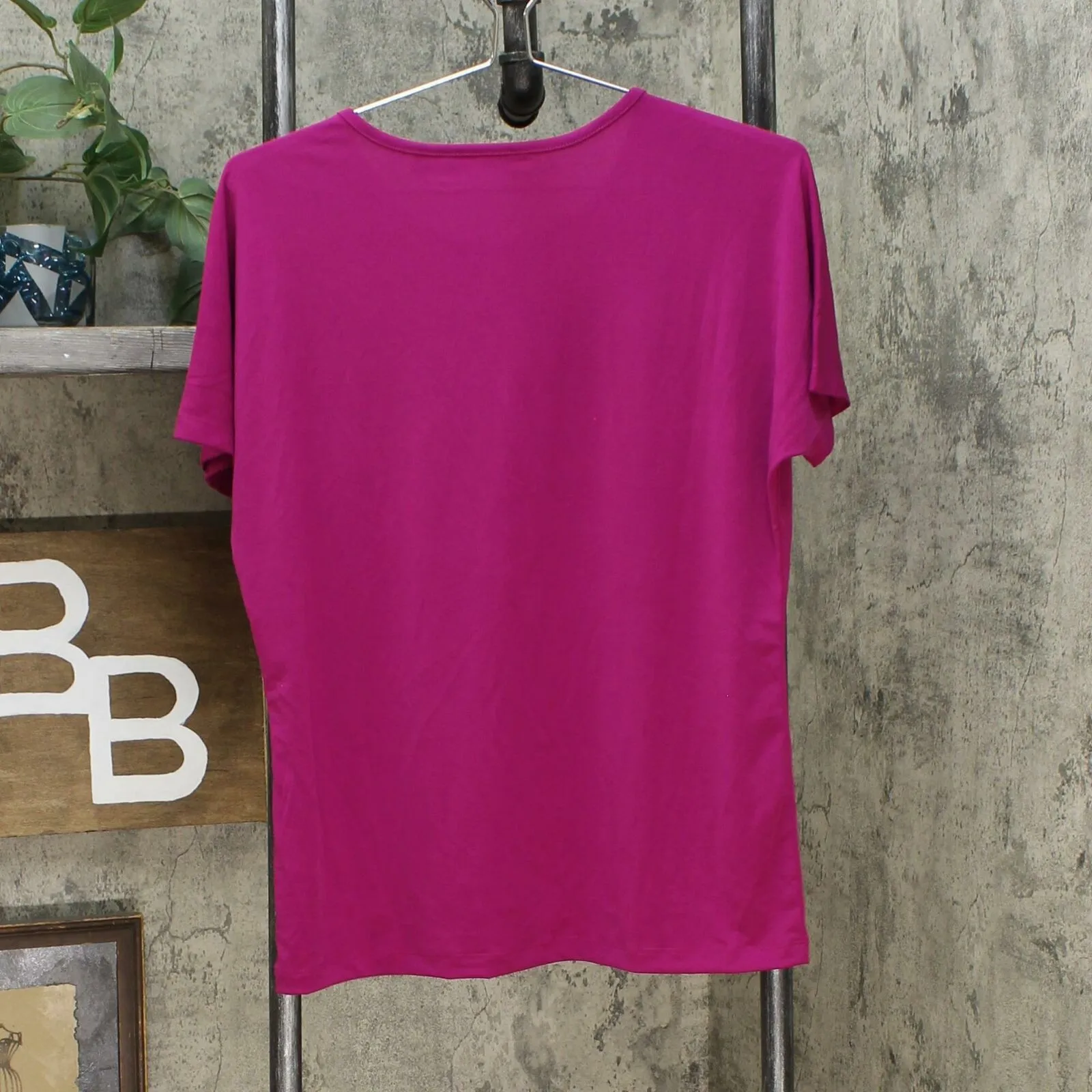 IMAN Women's City Chic Short Sleeve T-Shirt With Necklace