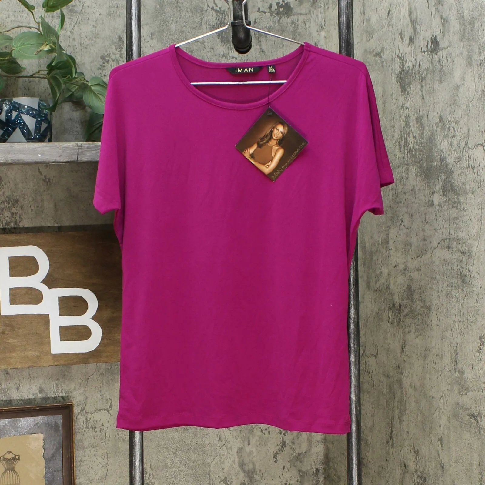 IMAN Women's City Chic Short Sleeve T-Shirt With Necklace