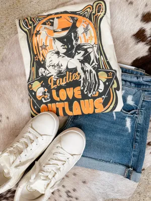 Ladies Love Outlaws | Distressed Tee