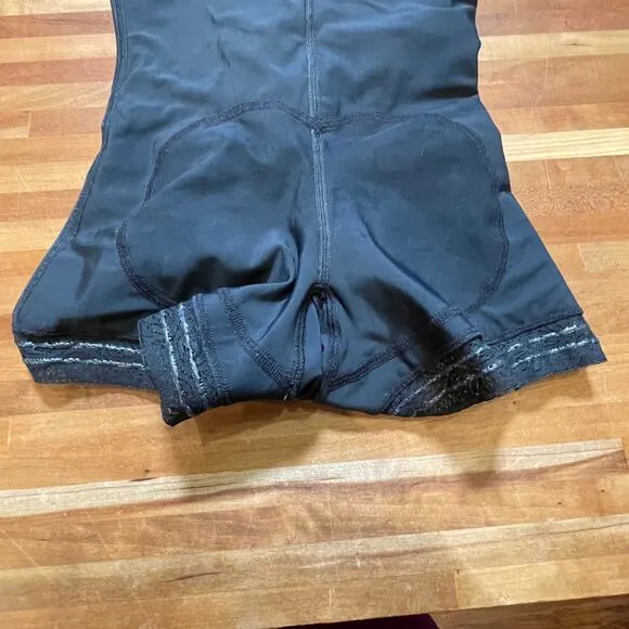 Leonisa  Firm Compression Boy Shorts Bottom Body Shaper - Black small