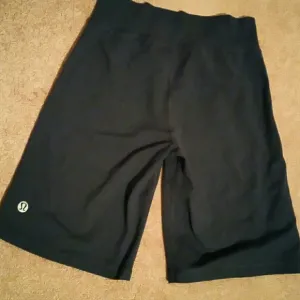 LULULEMON ATHLETICA CLAM DIGGER RELAXED FIT BLUE SHORTS 4