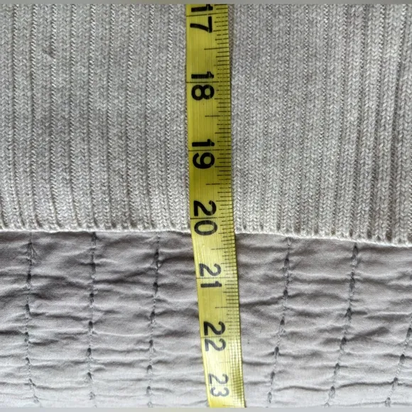 Margaret O’Leary Cropped Sweater Est Size Small EUC