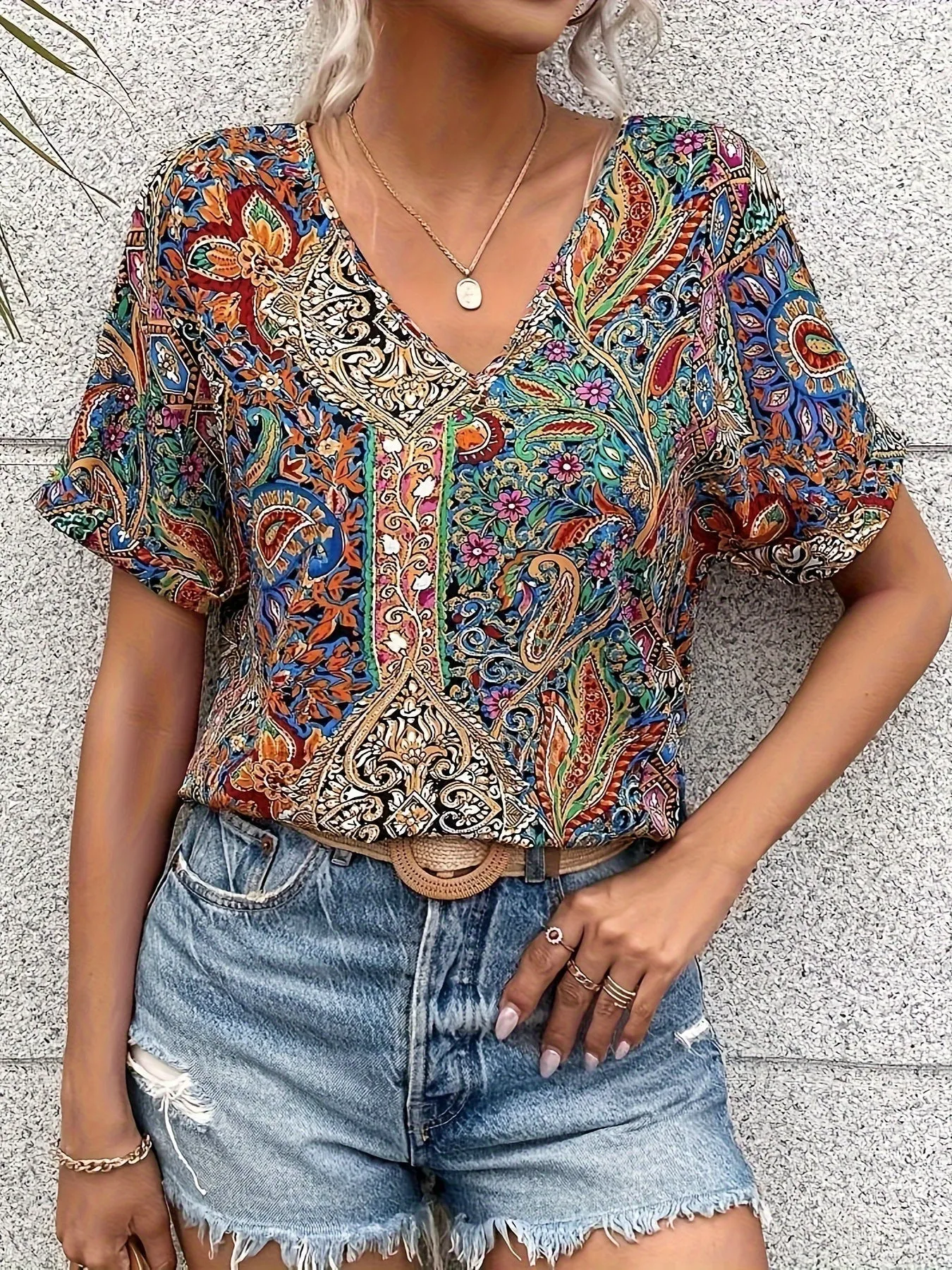 Maya™ - Chic Floral Top
