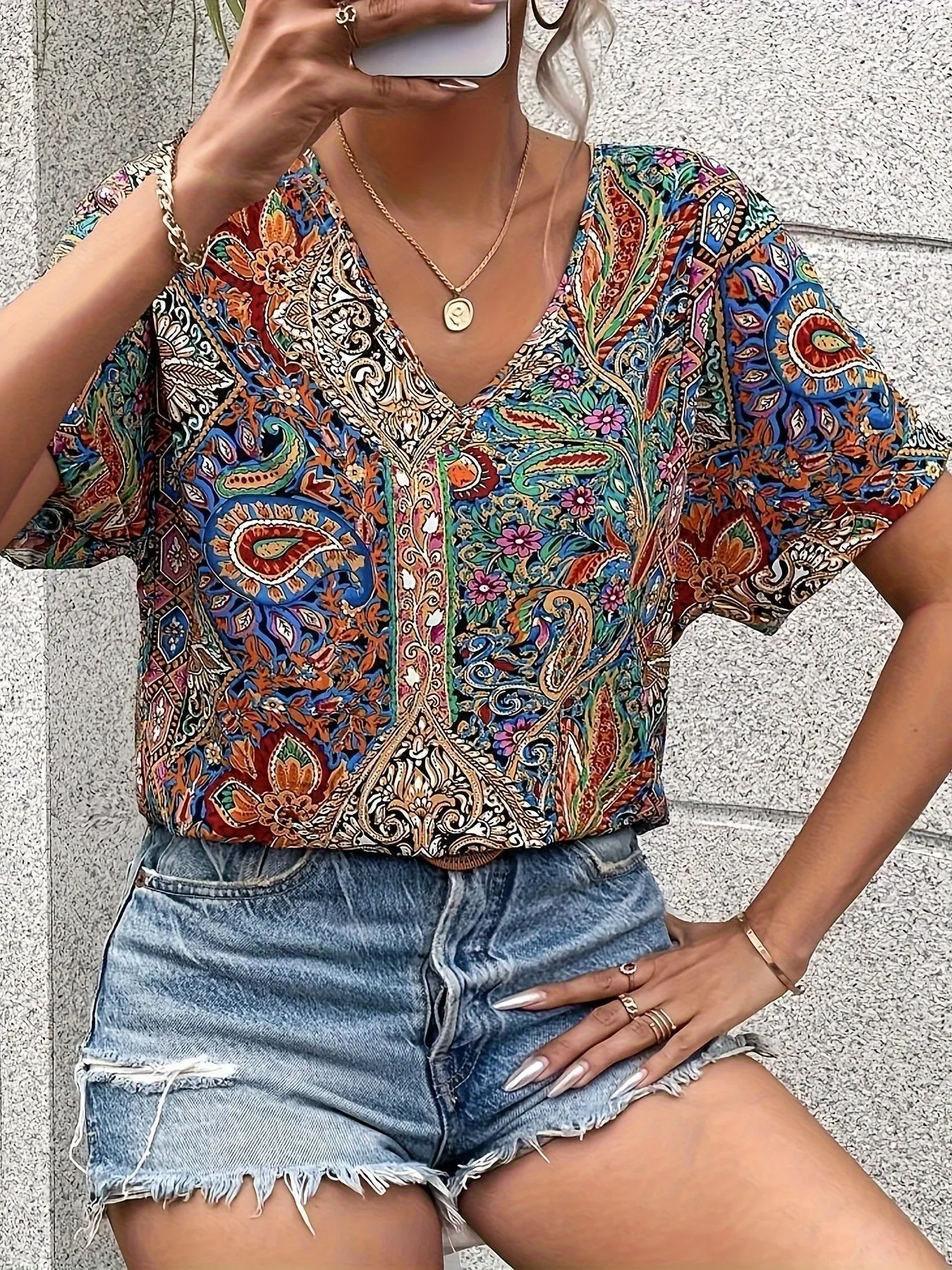 Maya™ - Chic Floral Top