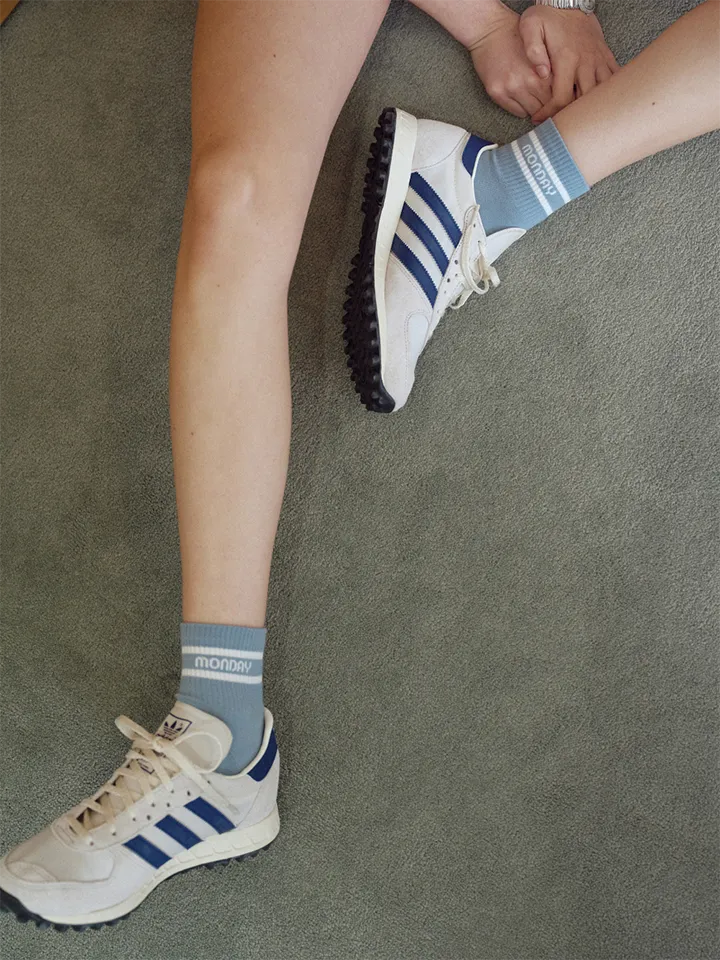 Monday Flow Logo Border Short Socks - Sky Blue