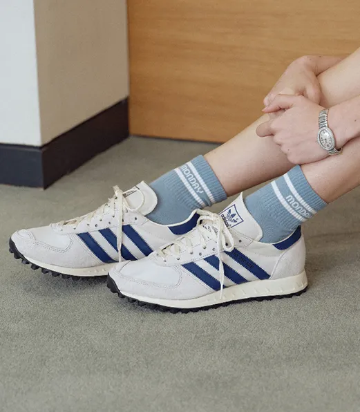 Monday Flow Logo Border Short Socks - Sky Blue