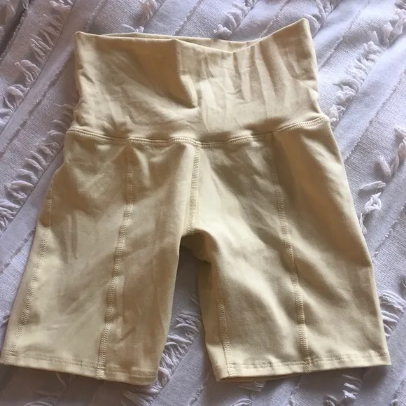 Morgan Stewart Sport Buttercream Short   Tank in Size Small Yellow