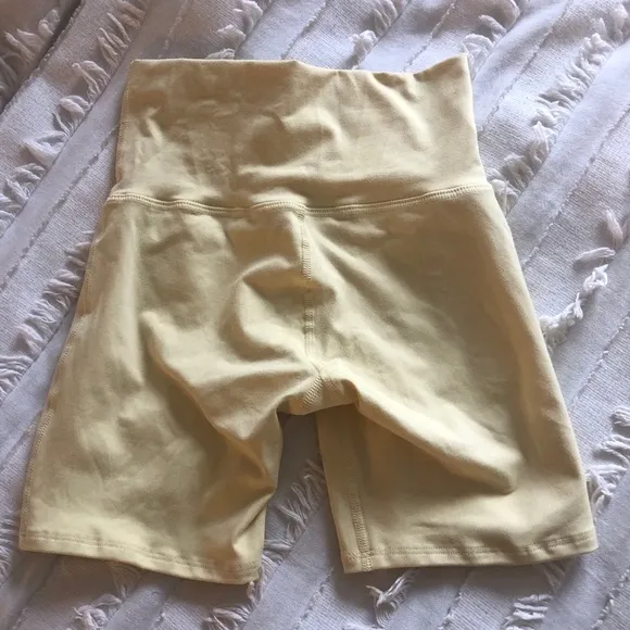 Morgan Stewart Sport Buttercream Short   Tank in Size Small Yellow