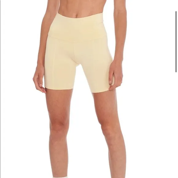 Morgan Stewart Sport Buttercream Short   Tank in Size Small Yellow