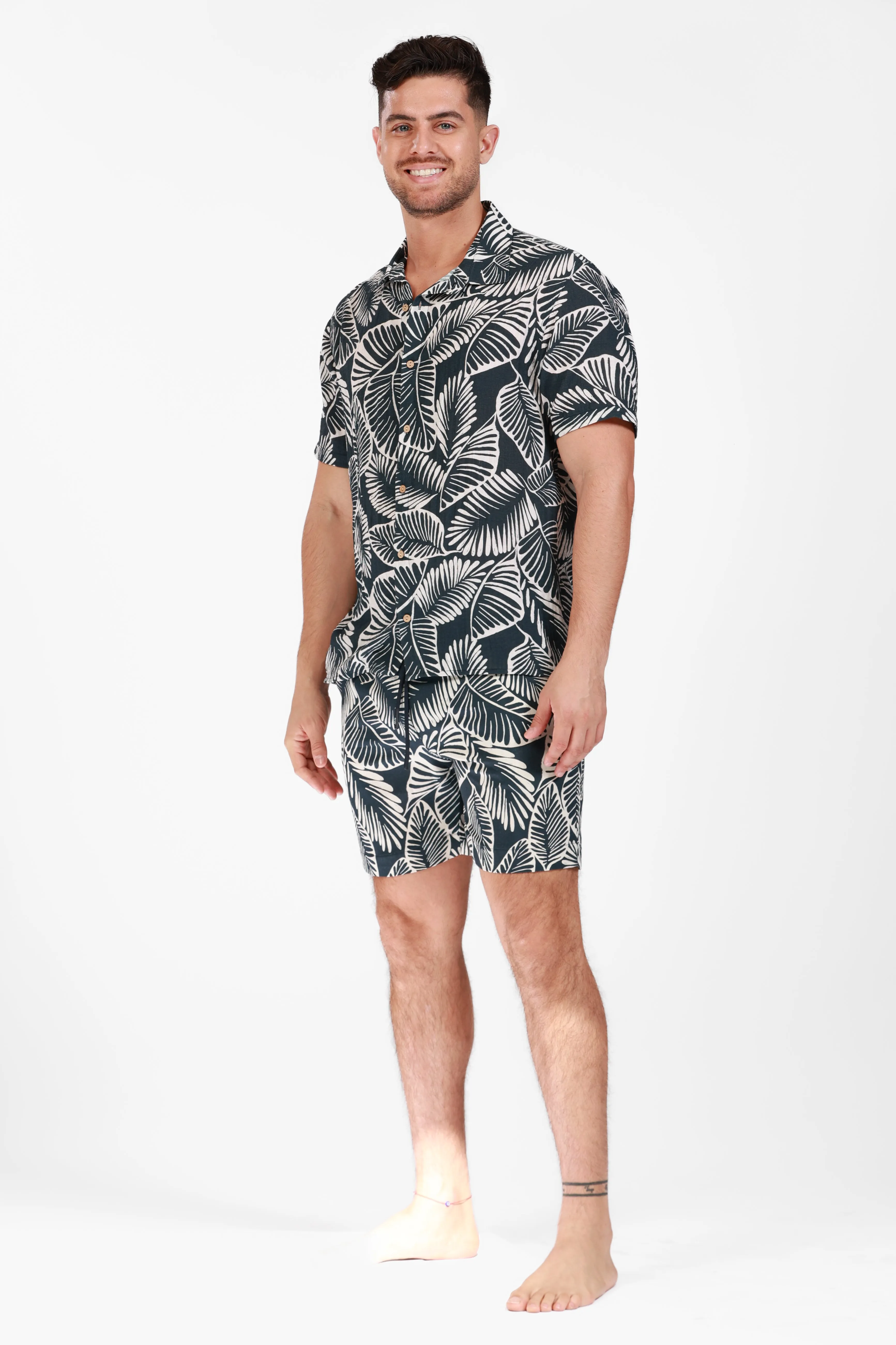 NAVY LINEN PRINTED SHORTS