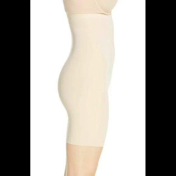 NEW Spanx Thinstincts High Waist Mid-Thigh Shorts Nude [SZ Medium‎ ]
