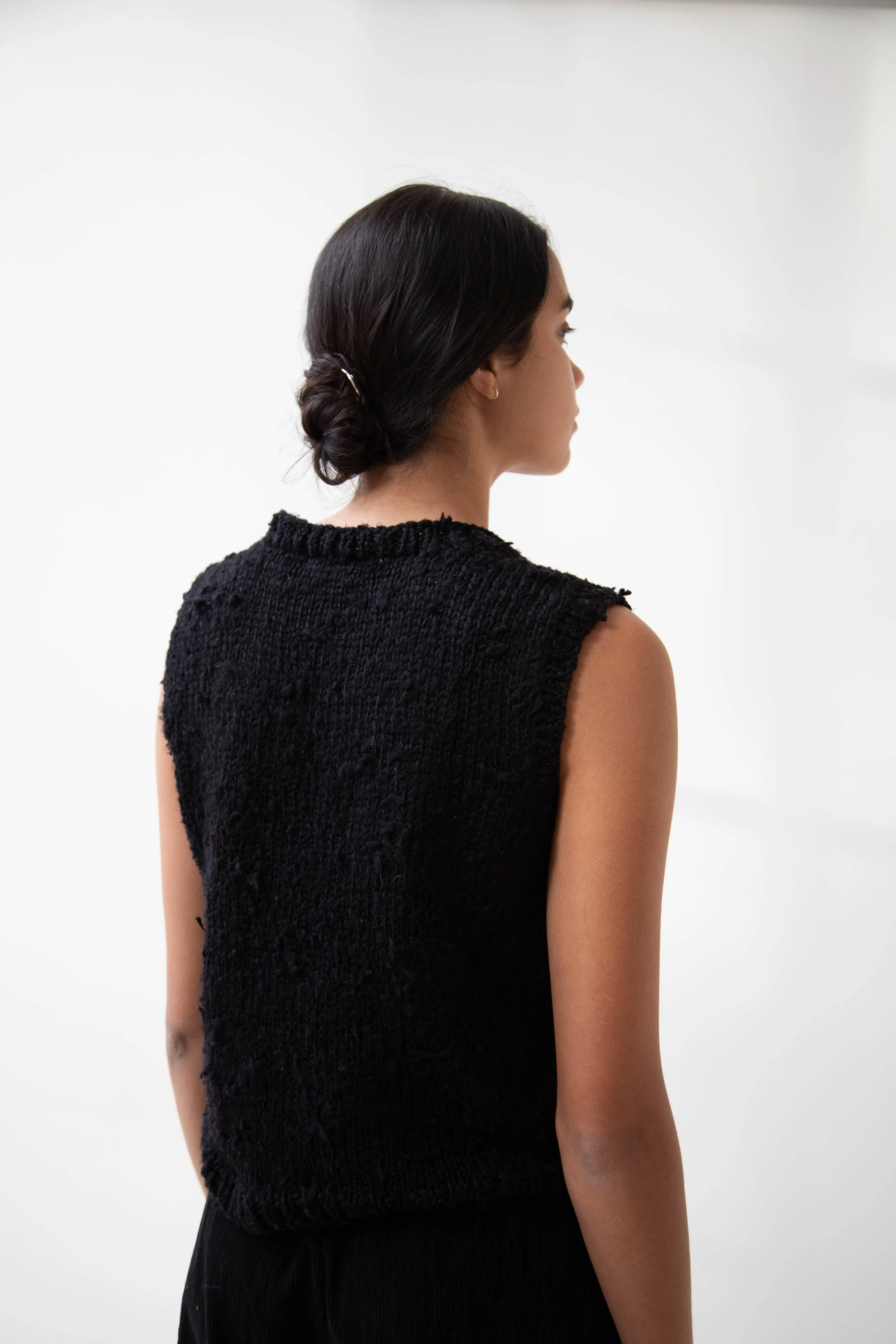 Nitto Pincel Vest in Black Silk