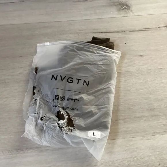 NVGTN PRO SHORTS L NWT