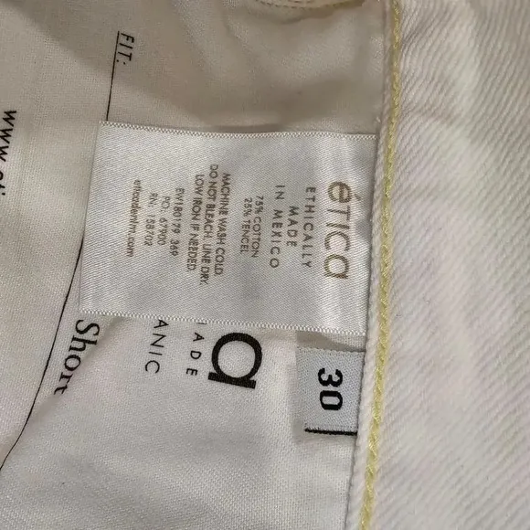 NWOT ETICA Skylar White Cutoff Shorts Size 30