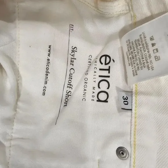 NWOT ETICA Skylar White Cutoff Shorts Size 30