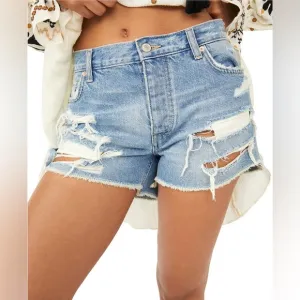 NWT FREE PEOPLE Maggie Distressed Cutoff Jean Shorts Light Stone Size 25
