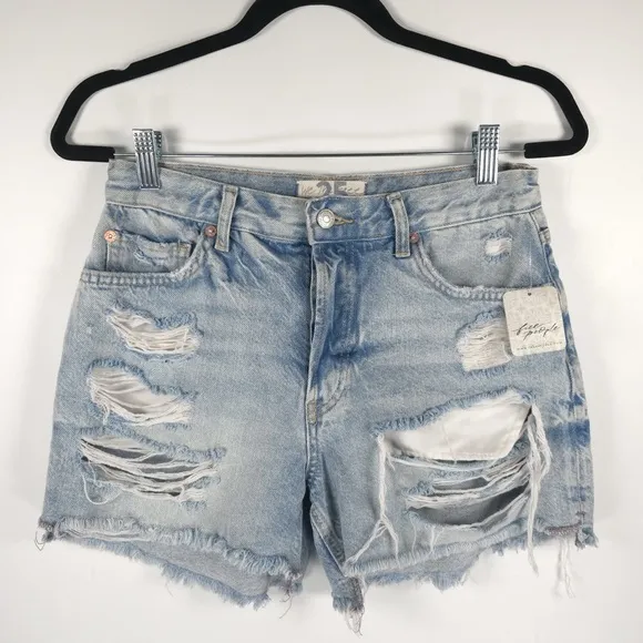 NWT FREE PEOPLE Maggie Distressed Cutoff Jean Shorts Light Stone Size 25
