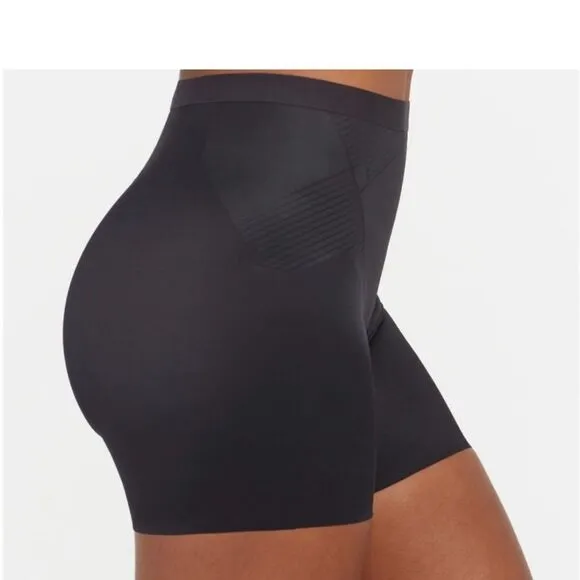 NWT SPANX Thinstincts® 2.0 Mid-Thigh Short in Black Small $58