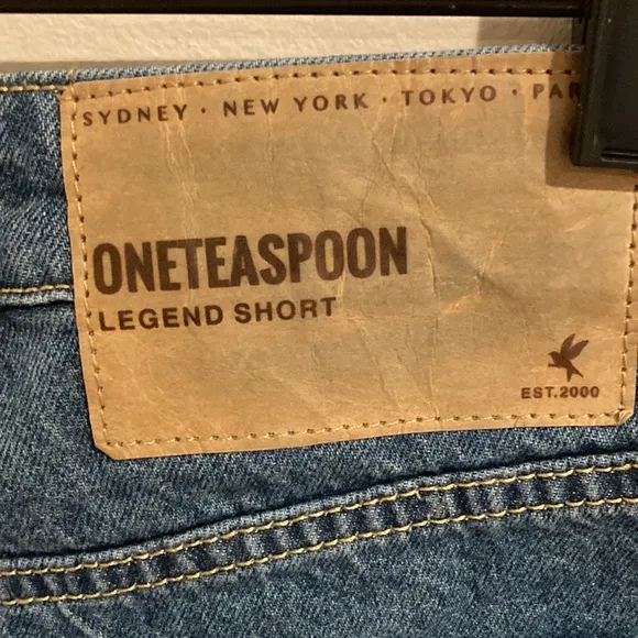 One Teaspoon RIVIERA LEGEND MOM FIT SHORTS size 24
