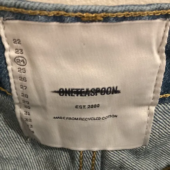 One Teaspoon RIVIERA LEGEND MOM FIT SHORTS size 24