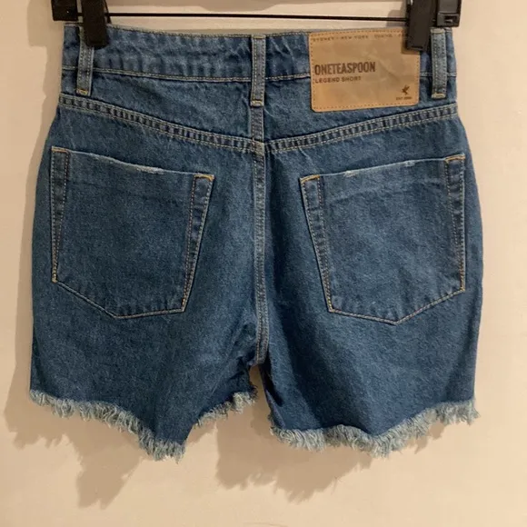 One Teaspoon RIVIERA LEGEND MOM FIT SHORTS size 24