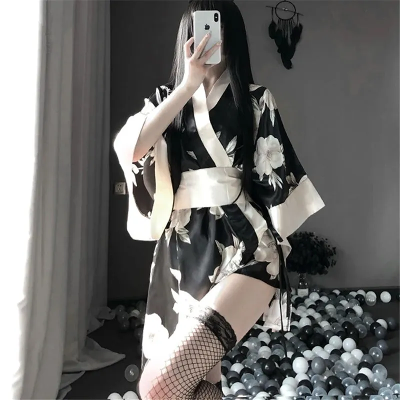 "BLACK MAGNOLIA FLOWER PRINT" KIMONO UB2460