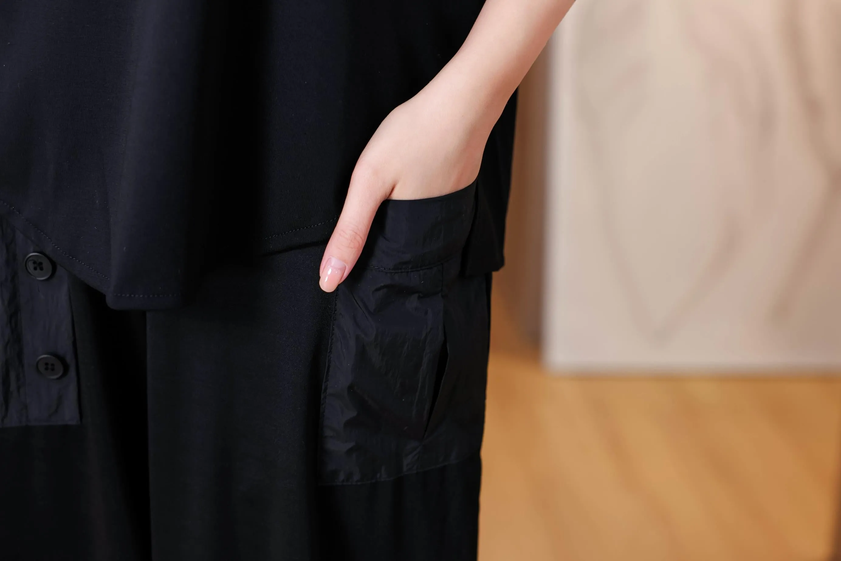 Relaxed-fit T-Shirt for Women featuring Chic Boat Neckline