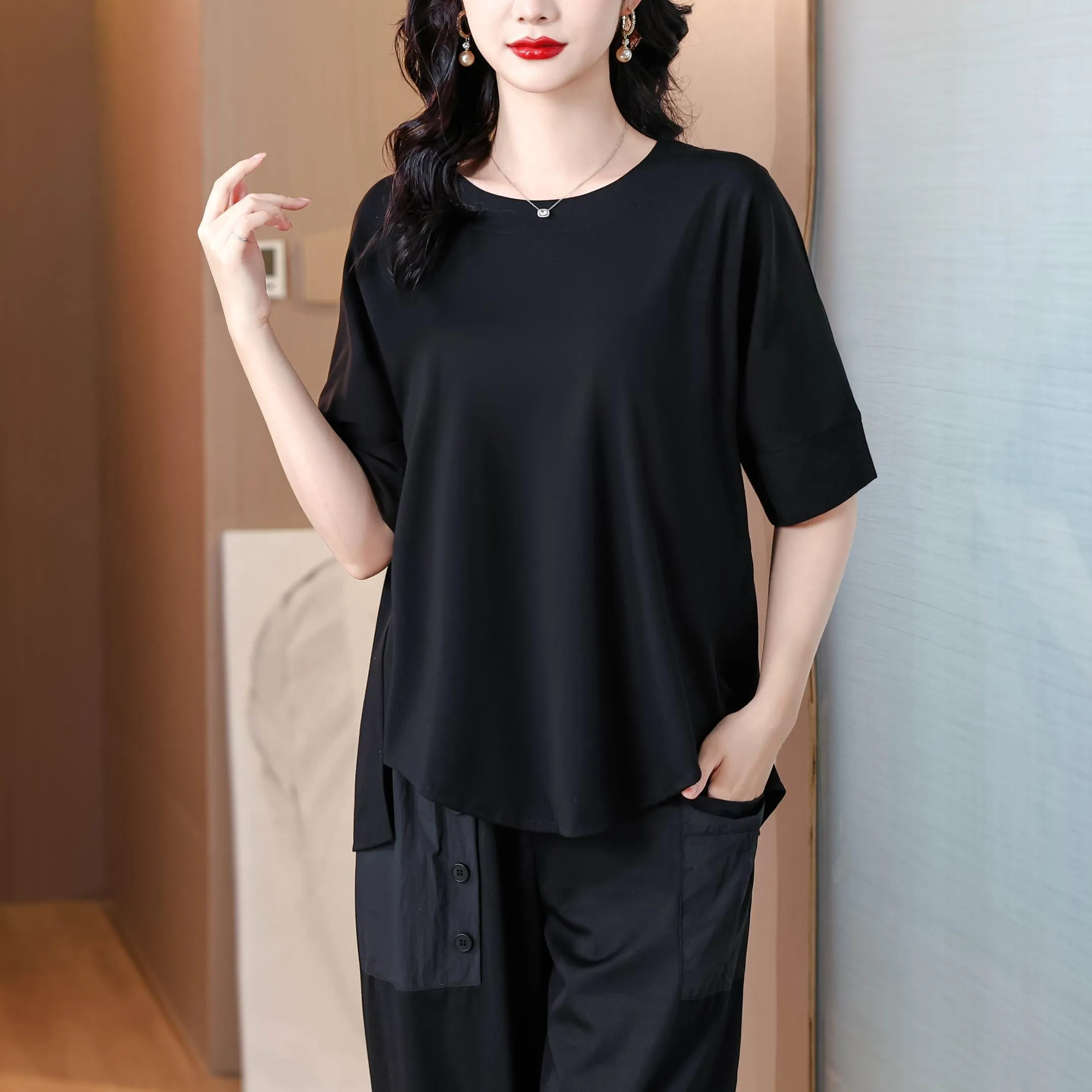 Relaxed-fit T-Shirt for Women featuring Chic Boat Neckline