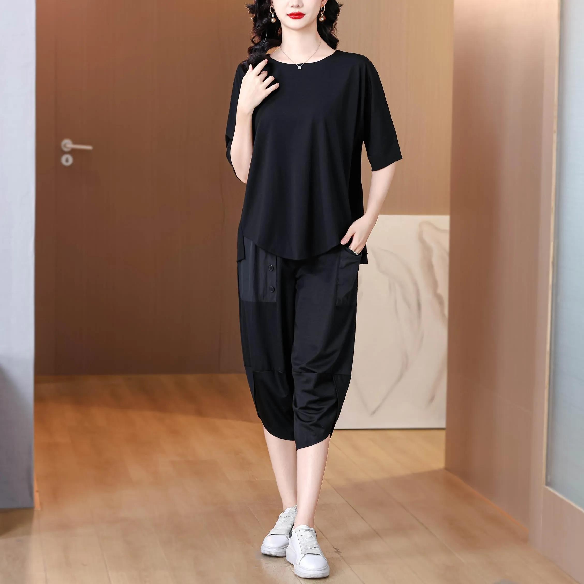 Relaxed-fit T-Shirt for Women featuring Chic Boat Neckline