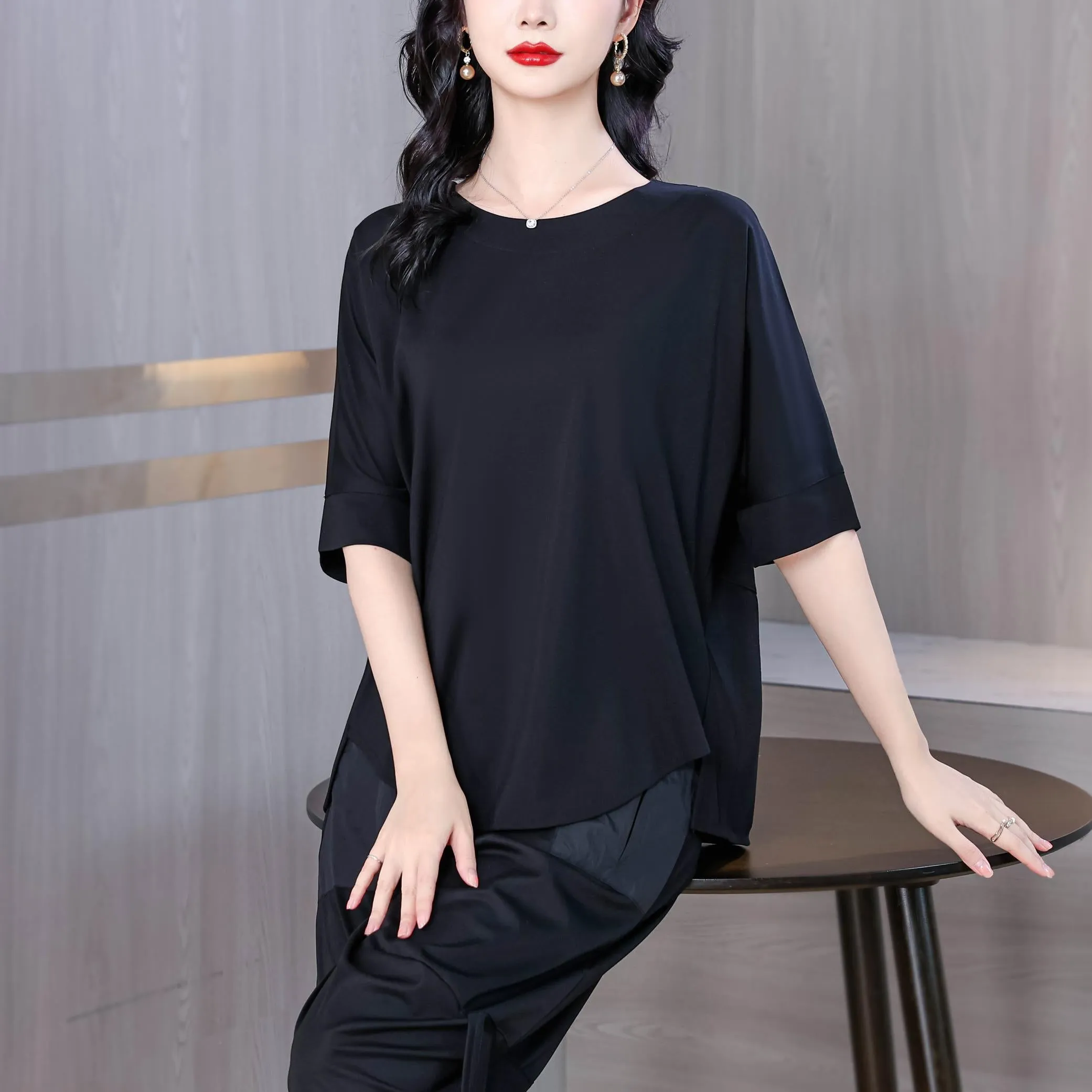Relaxed-fit T-Shirt for Women featuring Chic Boat Neckline
