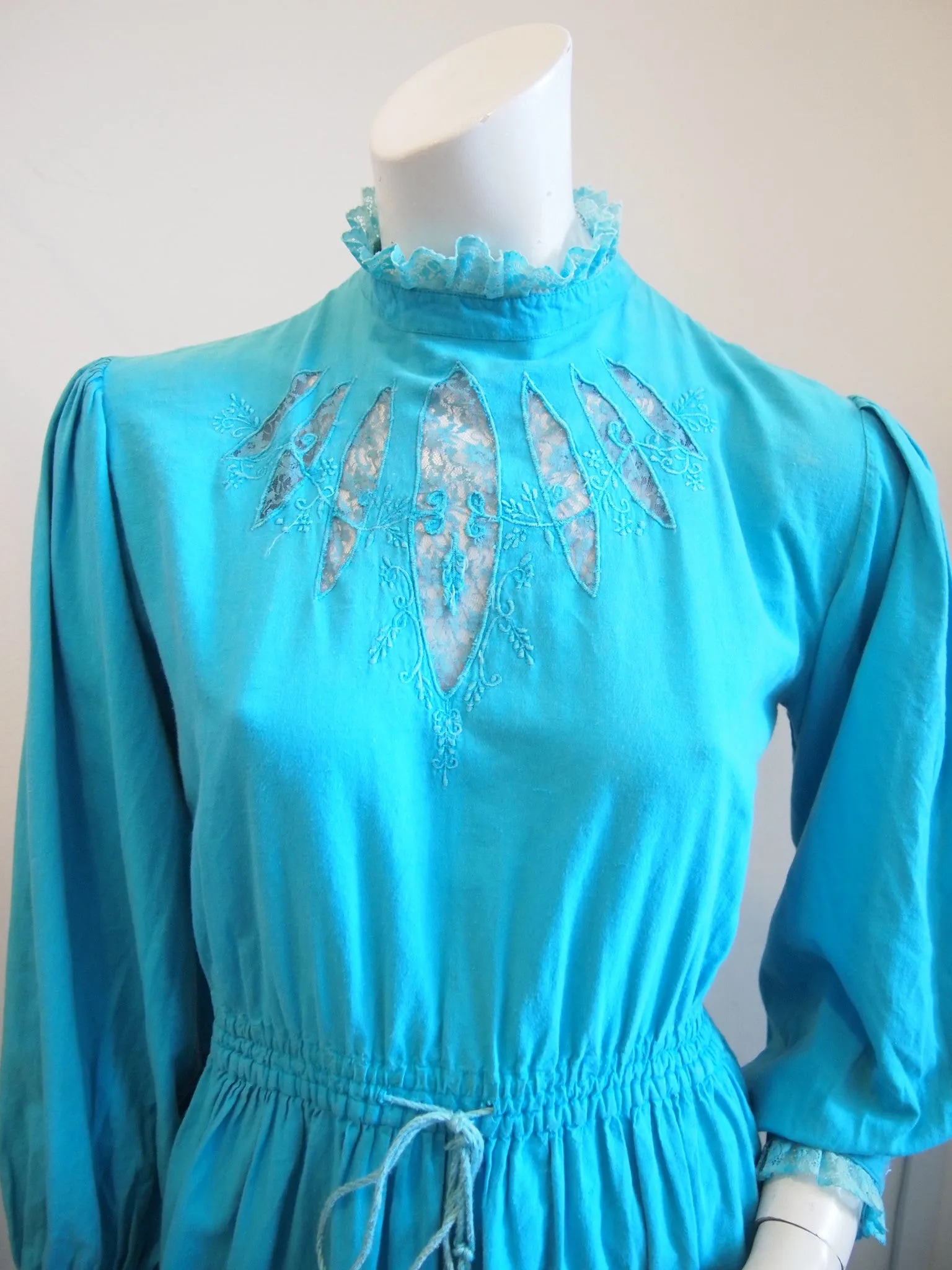 SEA GREEN W EDGY CUTOUT FRONT VINTAGE DRESS