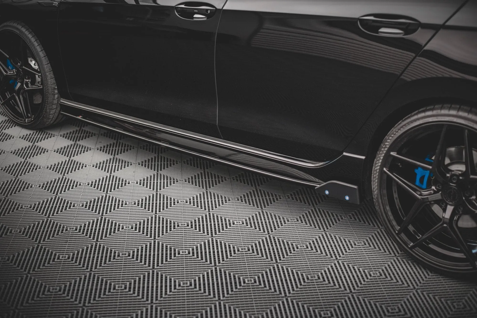 Side Skirts Diffusers V.2   Flaps Volkswagen Golf R Mk8