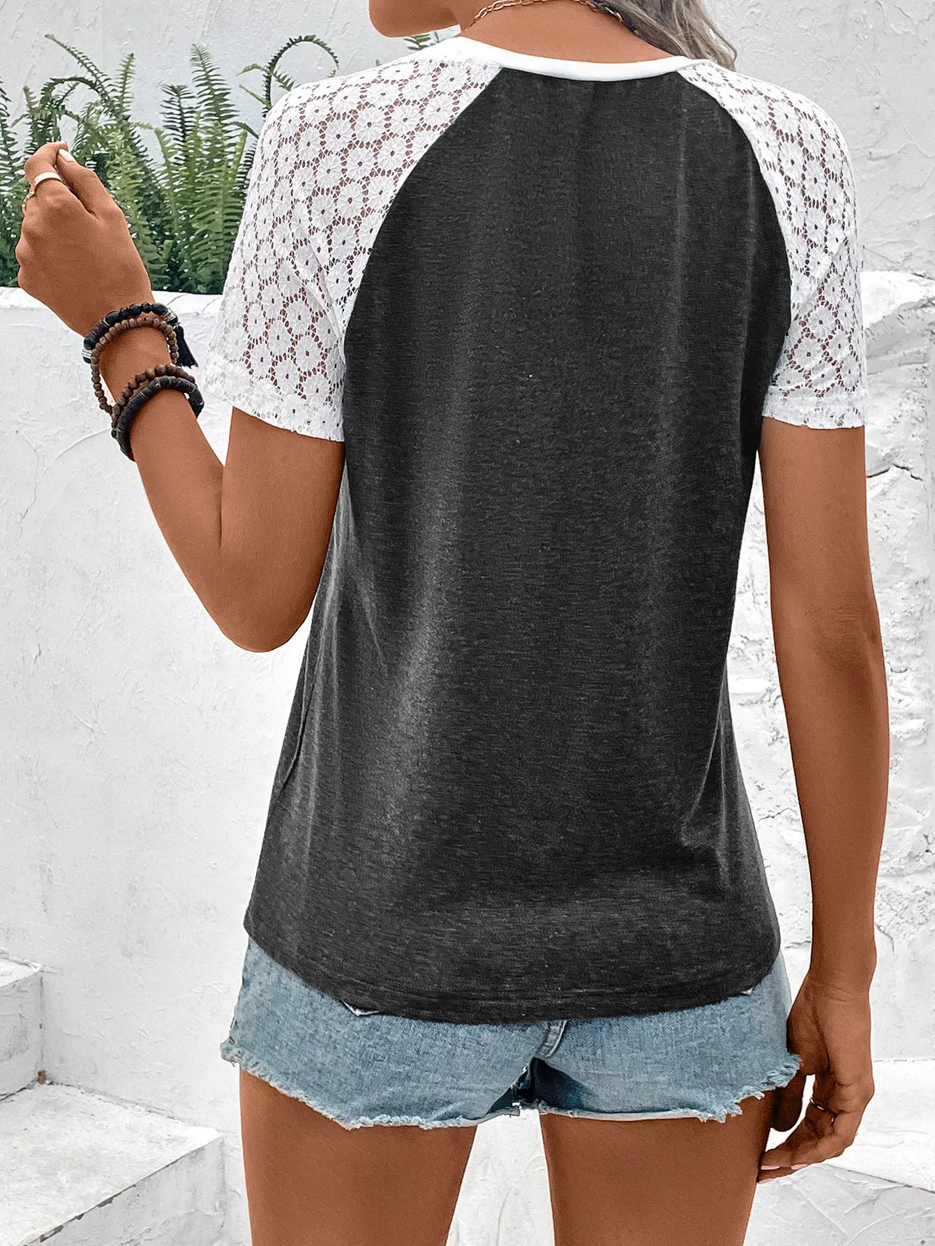 Size Large Color Block Raglan Sleeve Round Neck Tee