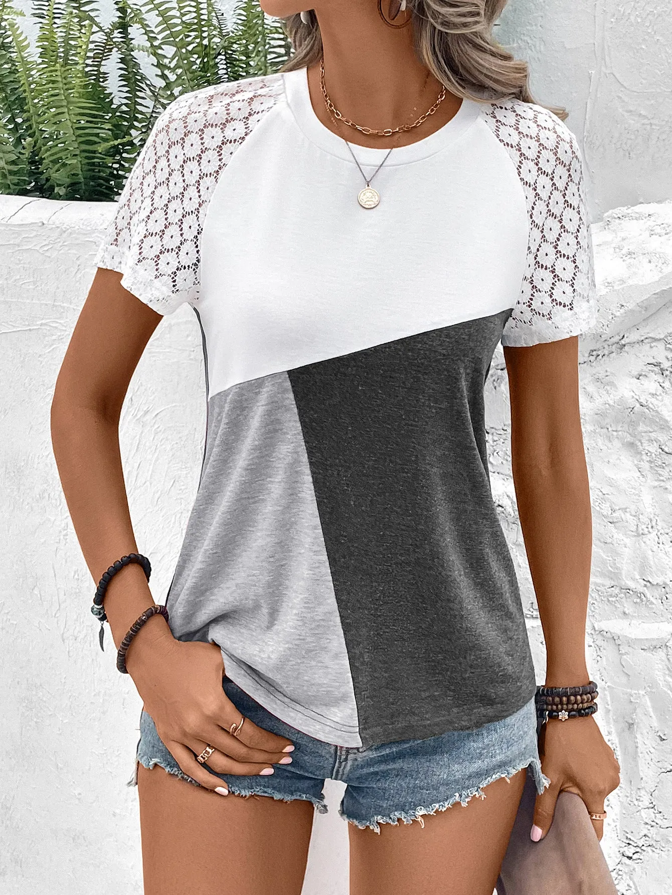 Size Large Color Block Raglan Sleeve Round Neck Tee