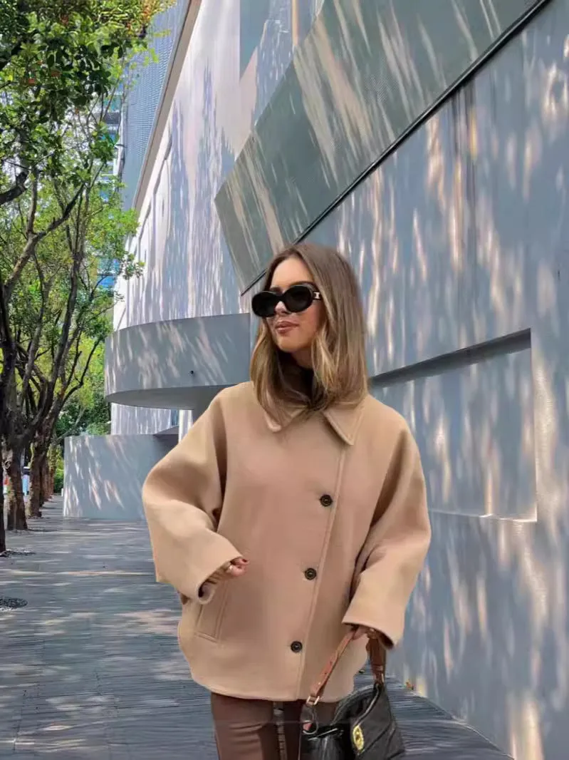Sophisticated Turndown Collar Long Sleeve Jacket for Timeless Outerwear Elegance