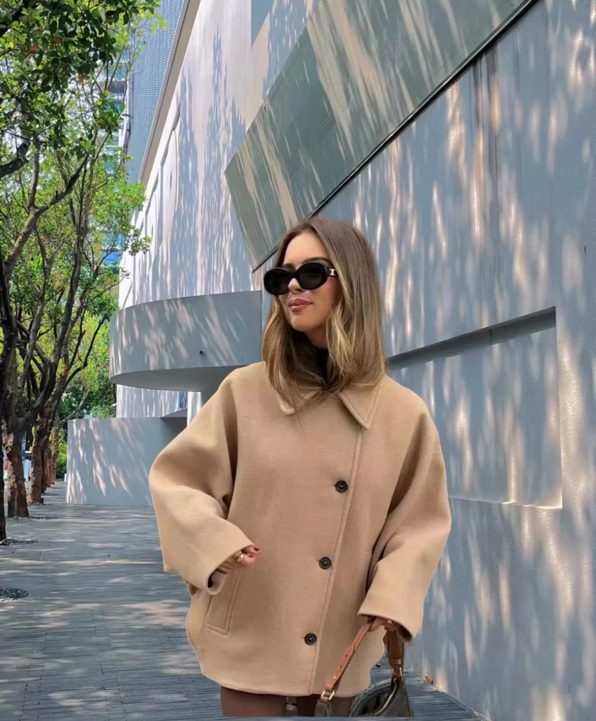 Sophisticated Turndown Collar Long Sleeve Jacket for Timeless Outerwear Elegance