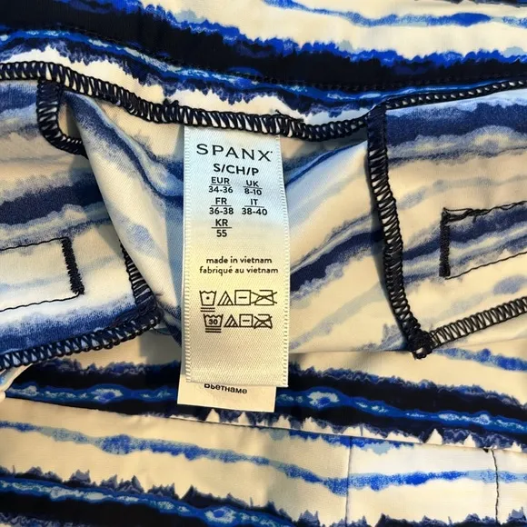 Spanx Small Shorts Sunshine 4” in Blue Painted Stripe NWT