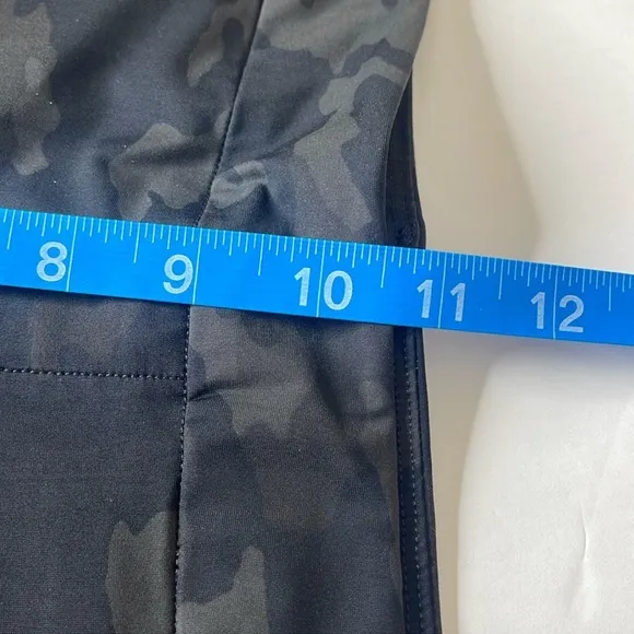 SPANX Sunshine Shorts Black Camo XL 6” inseam