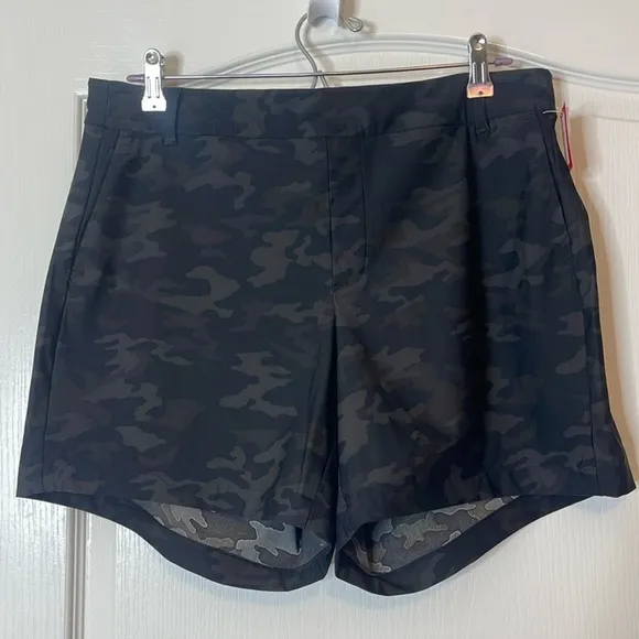 SPANX Sunshine Shorts Black Camo XL 6” inseam