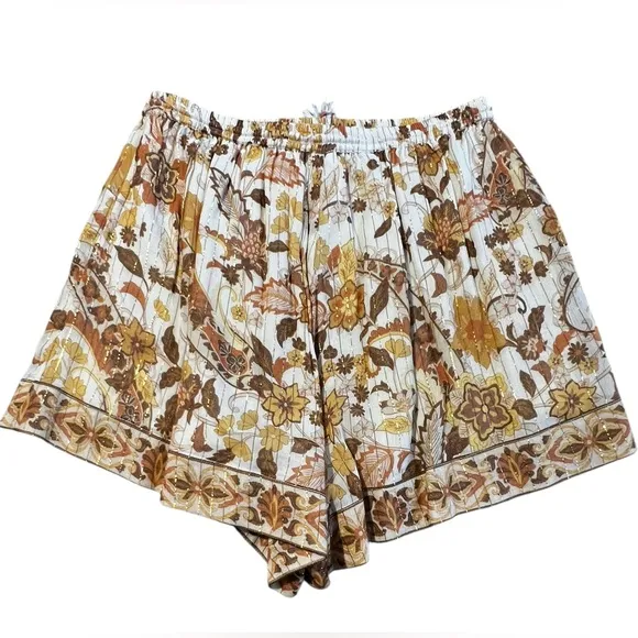 Spell Hendrix Short in Cream Size Medium